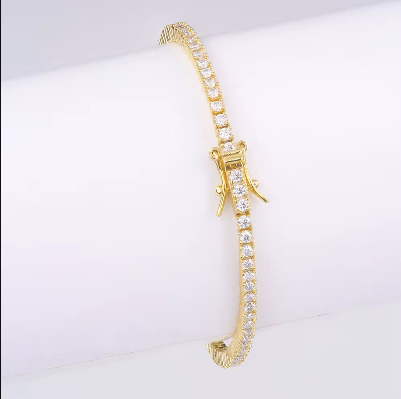 925 Silver Round Shape 2mm DEF White Color Mossanite